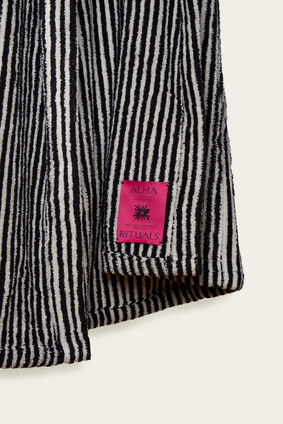 Indo-Pacific Bath Robe