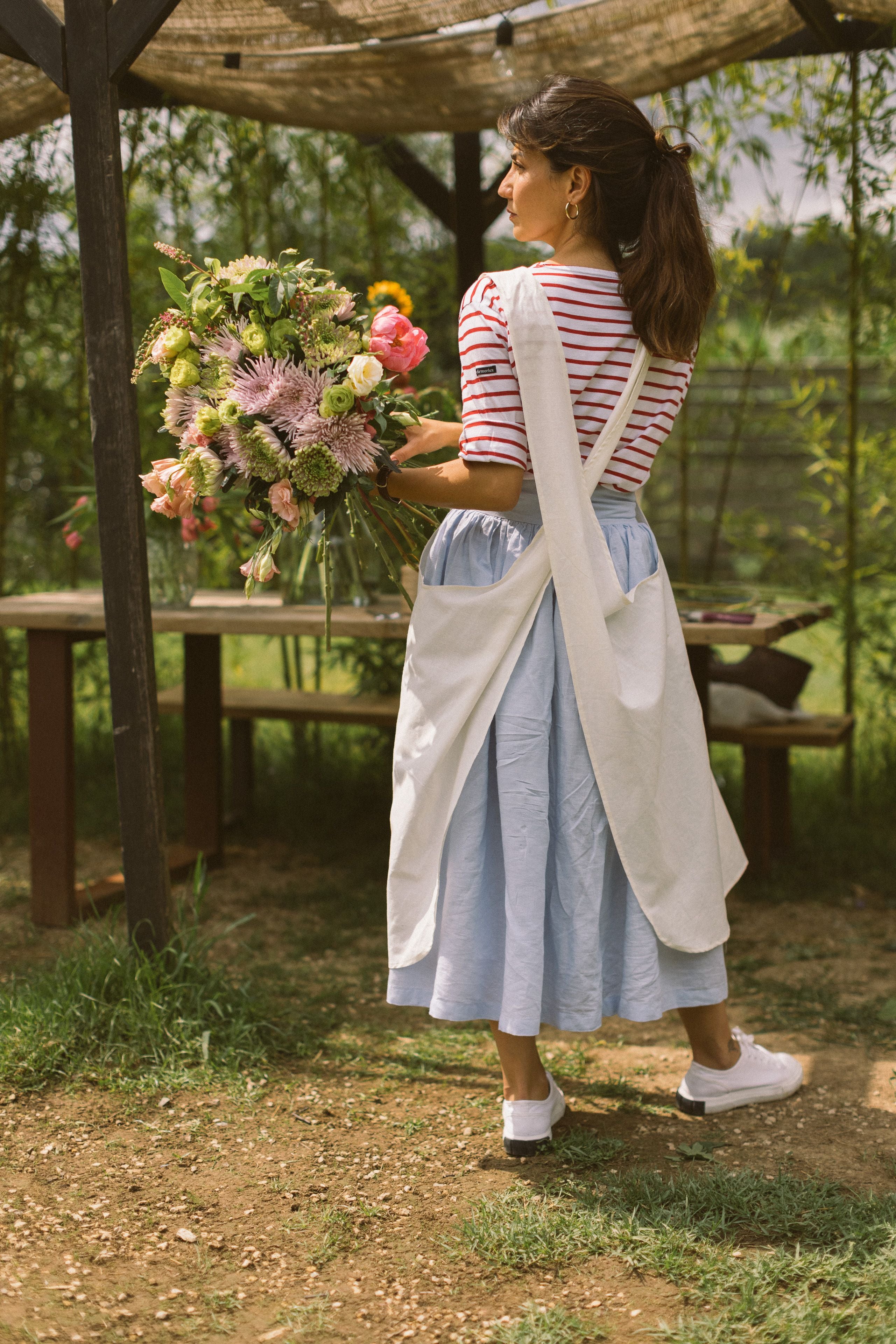 Art Cross-Back Apron