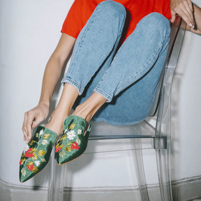 Wild Strawberries Hand-embroidery Flat Mules